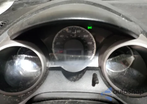 2011 Honda Fit z USA, uszkodzony, nr VIN JHMGE8G37BC021653